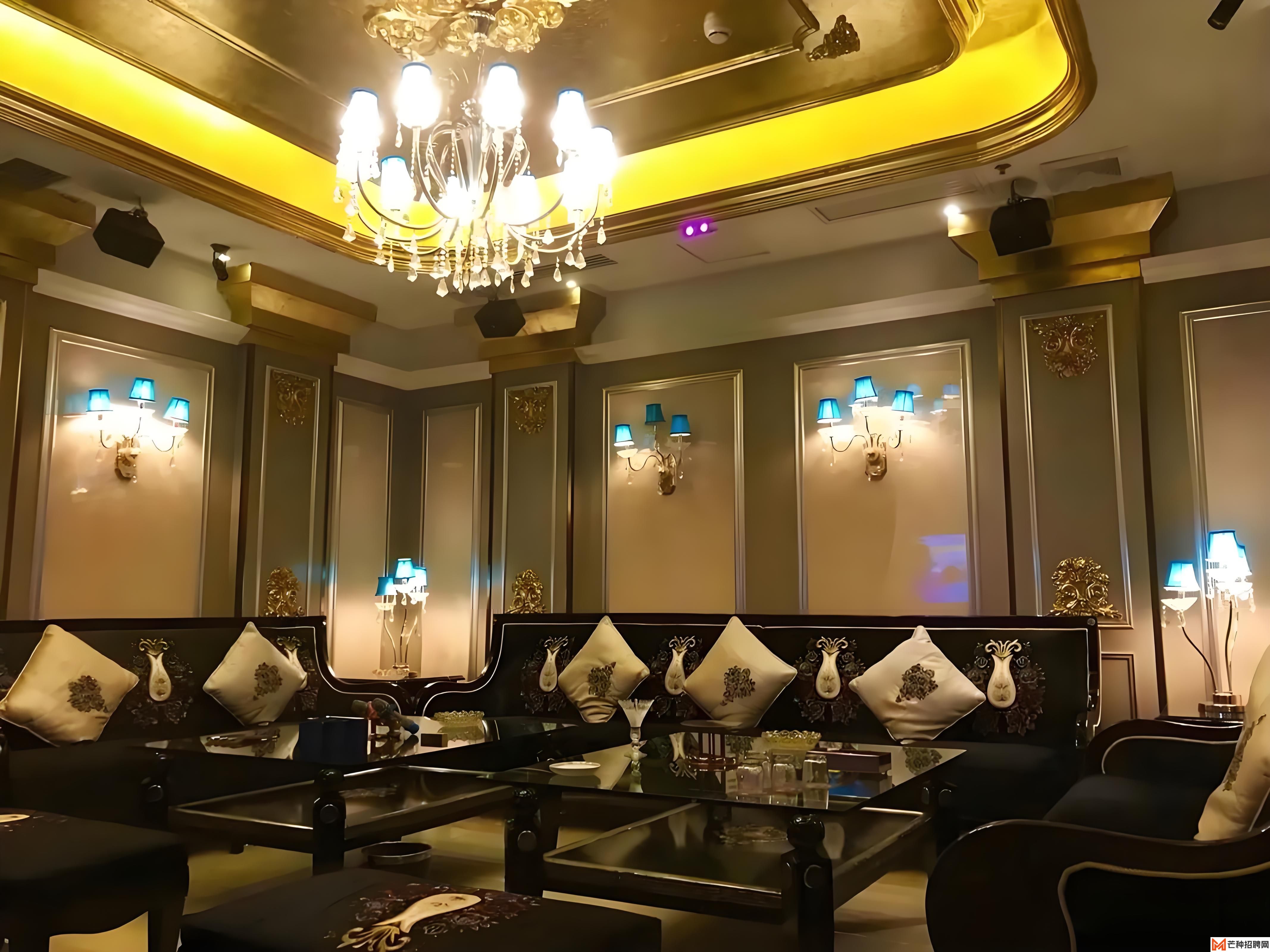 老街区的新时代酒吧：传统与现代的完美融合